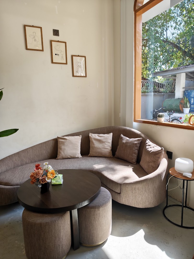 Otto Cafe: inviting and well-lit interior shot