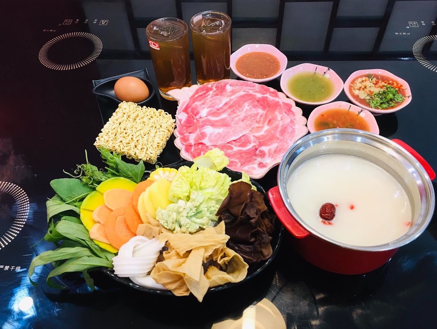 Par Par Hotpot: appetizing, clear shot of food