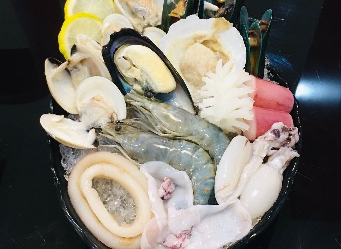Par Par Hotpot: appetizing photo of fresh seafood