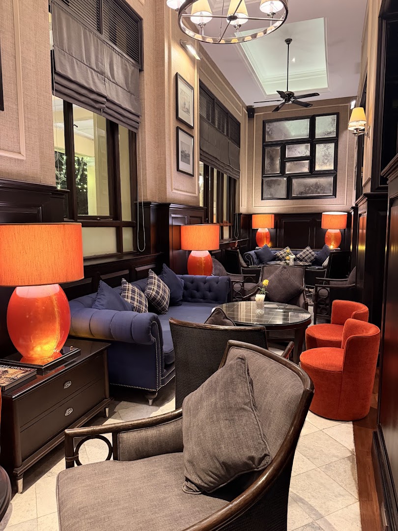 Sarkies Bar: high quality interior atmosphere shot