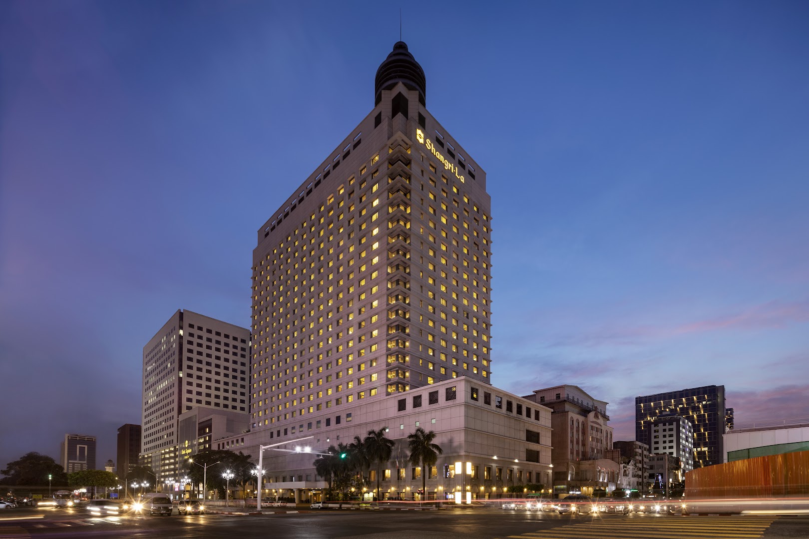 Sule Shangri-La: professional exterior shot at dusk