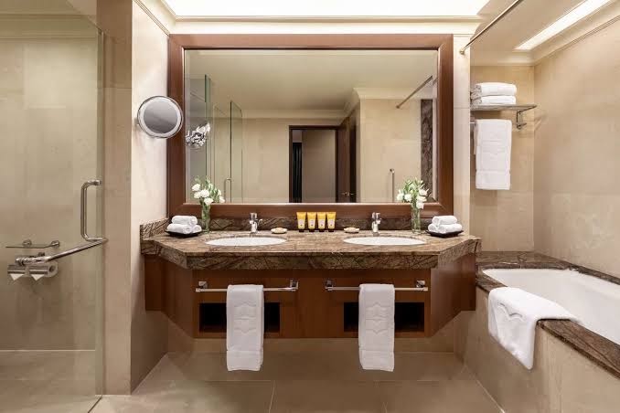 Sule Shangri-La: professional hotel bathroom interior shot