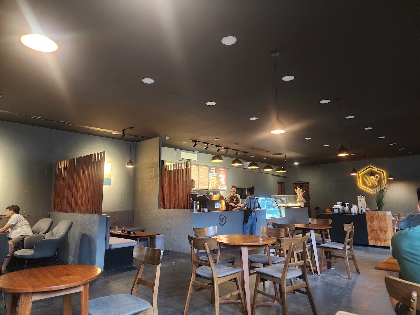 Warehouse Coffee Lounge: clear, inviting view of interior
