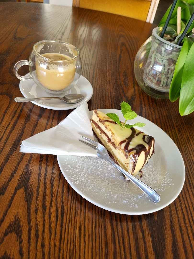 Weavers Nest Coffee Shop: appetizing, high-quality food photography