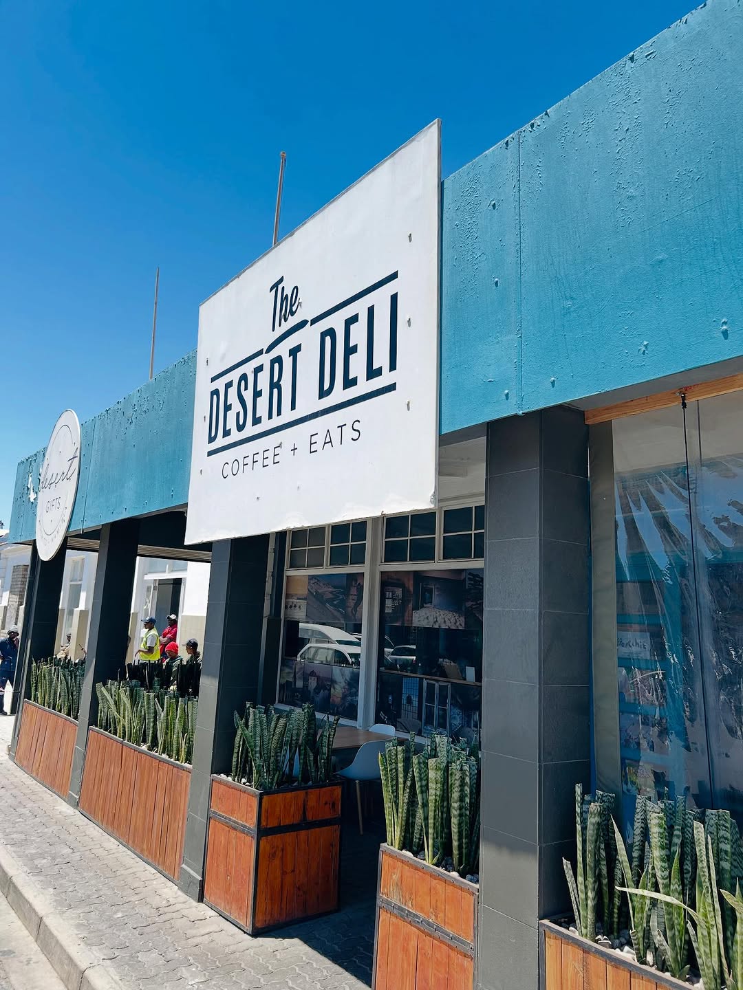Desert Deli & Gifts: clear exterior shot of venue