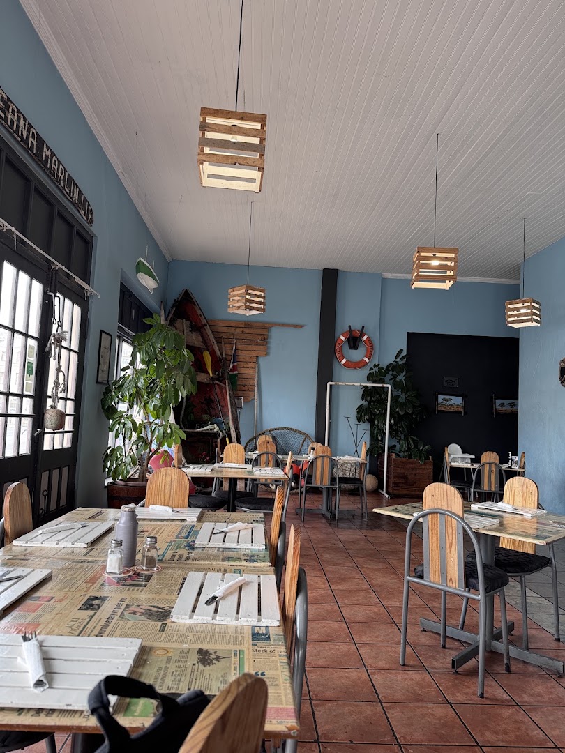 Ritzi's Seafood Restaurant: clear, inviting restaurant interior shot