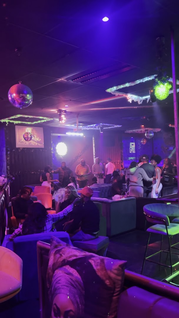 The Pulse Lounge Okahandja: venue atmosphere and patrons