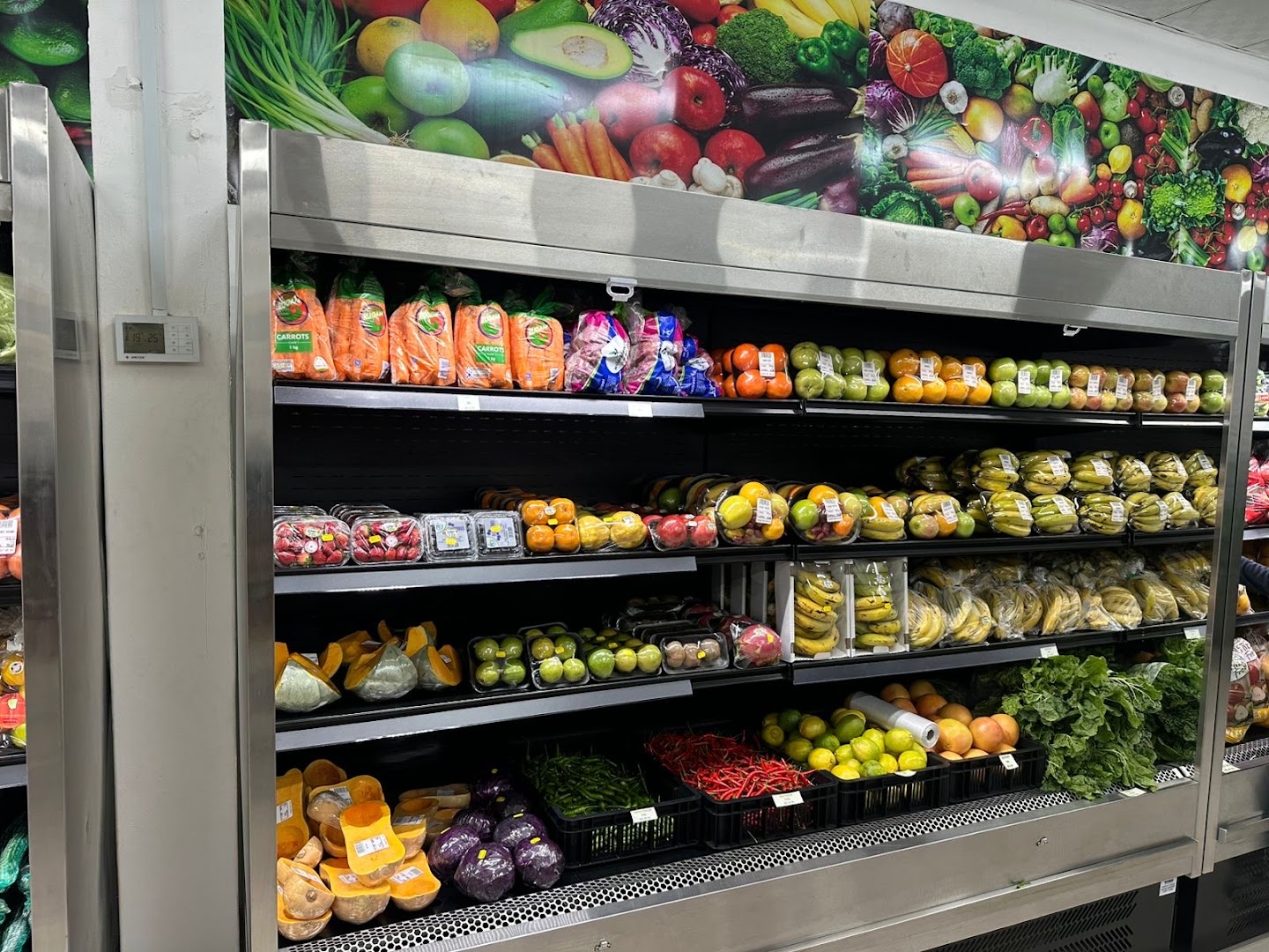 Freshco Opuwo: clear display of fresh produce