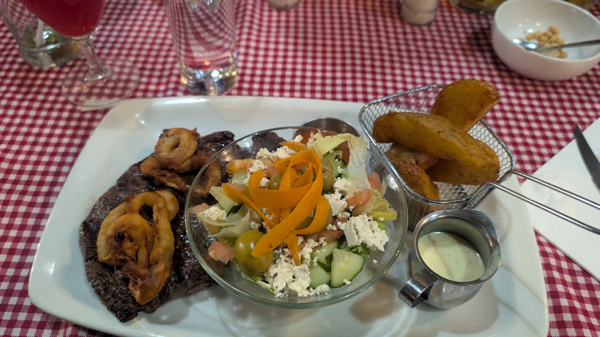 Memoirs Bar & Restaurant: appetizing, clear photo of food