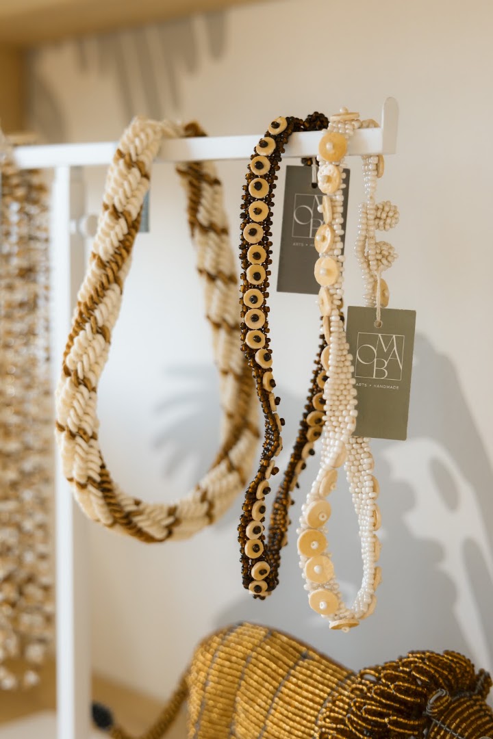 Leisure Chapter: high quality product display photo