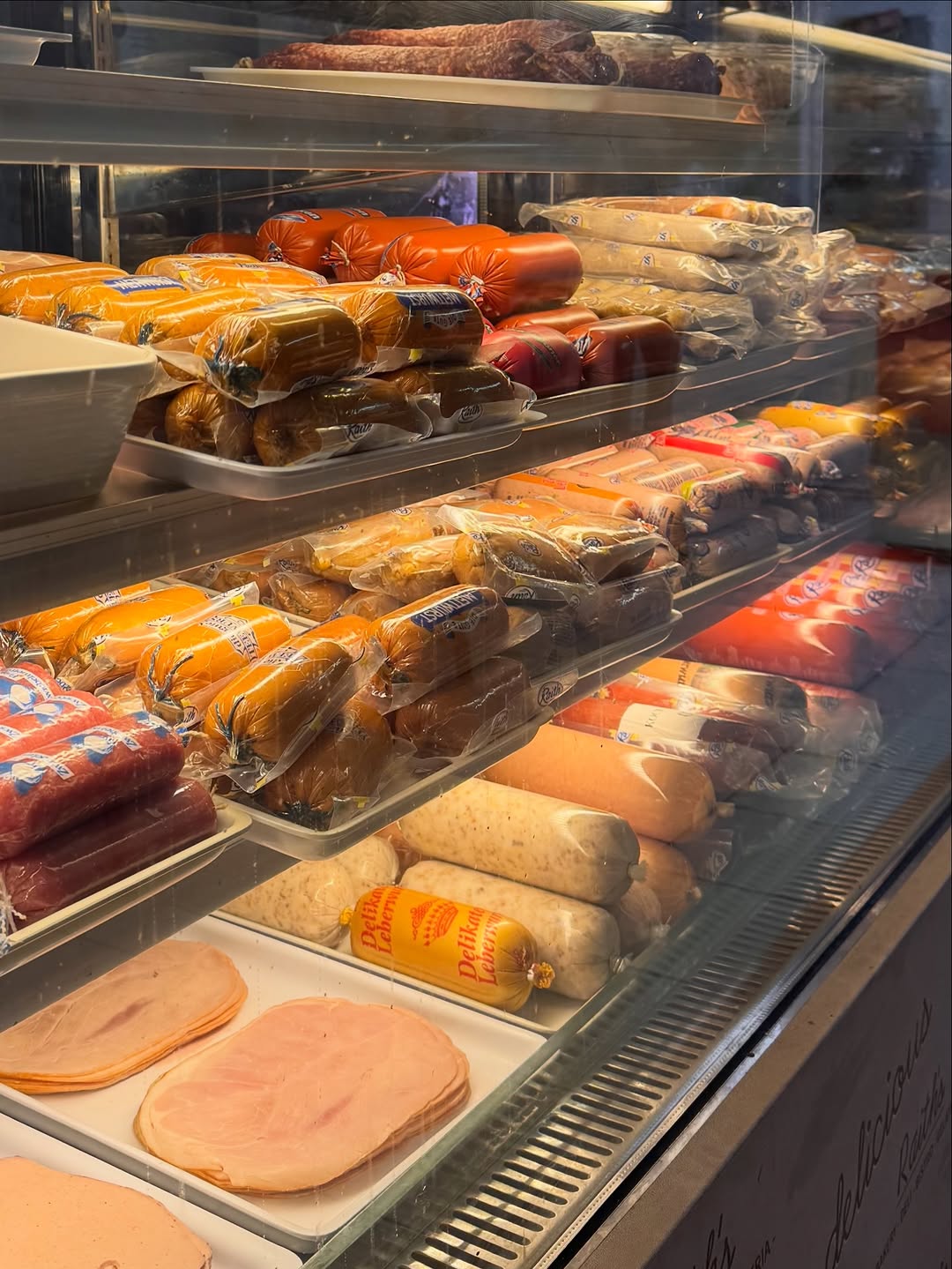 Raith Bake & Deli: clear display of deli products