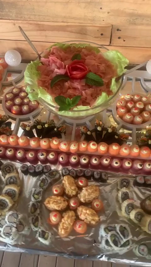 Dockside Seafood & Grill: appetizing display of fresh sushi
