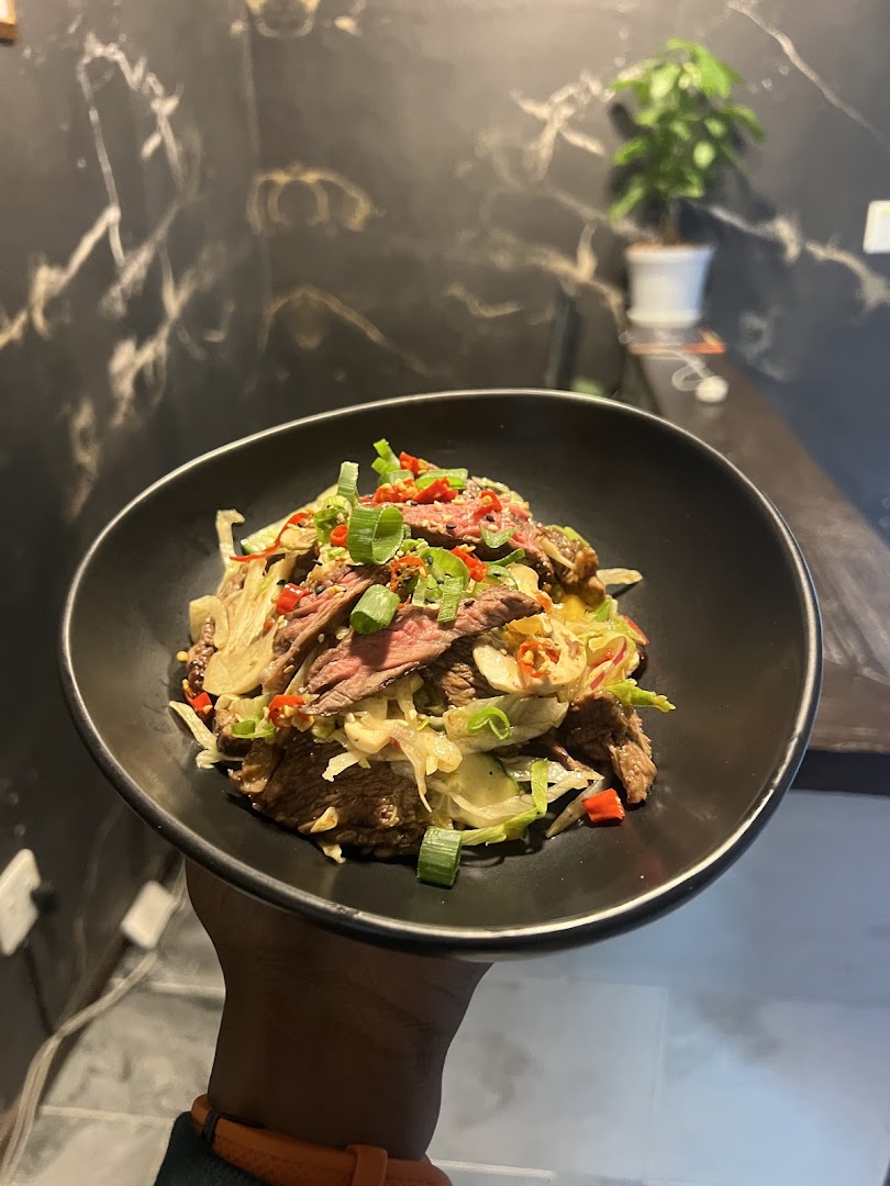 La Vine Lounge: appetizing food photo for venue