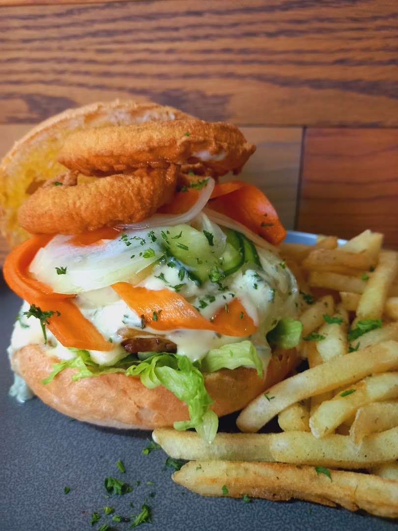 Levani's Kitchen & Deli: appetizing, high-quality food photography