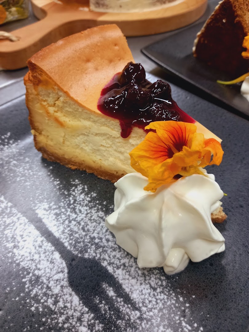 Levani's Kitchen & Deli: appetizing, high-quality food photography