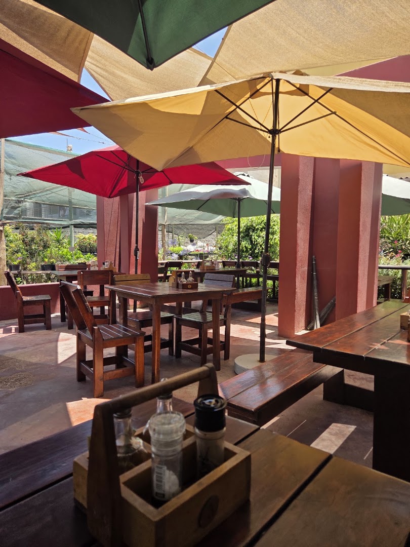 Vlooi's Nest at The Place: inviting and clear terrace photo