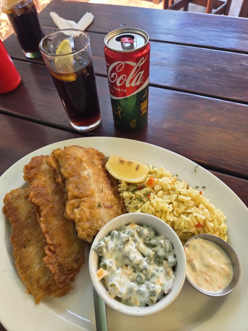 Vlooi's Nest at The Place: appetizing food and drink photo