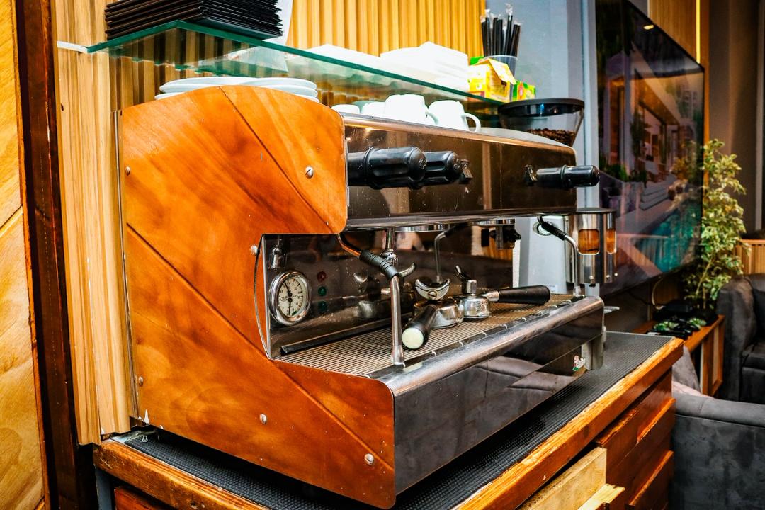 Urban Café & Lounge: high quality professional coffee machine