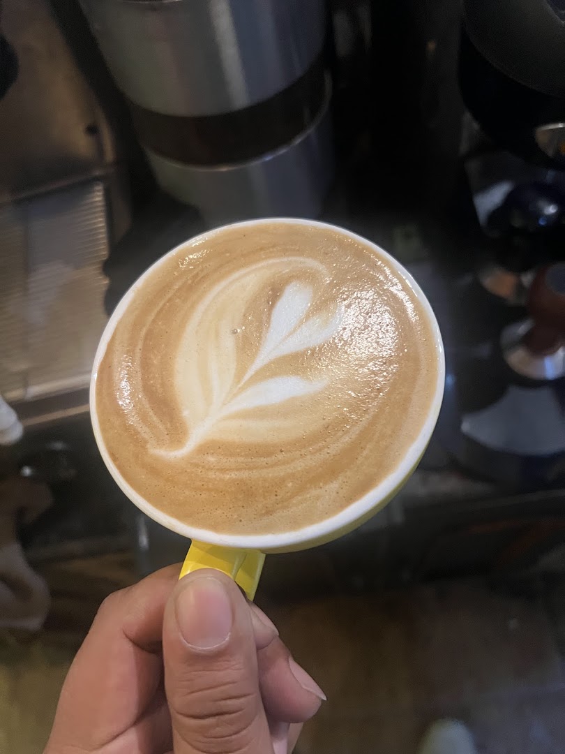 Himalaya Gurkha Coffee House: high quality latte art photo