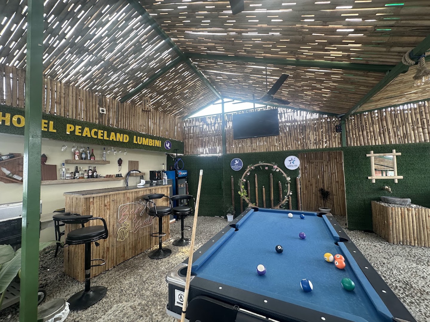 Arksh Rooftop Garden & Grill: clear view of venue atmosphere
