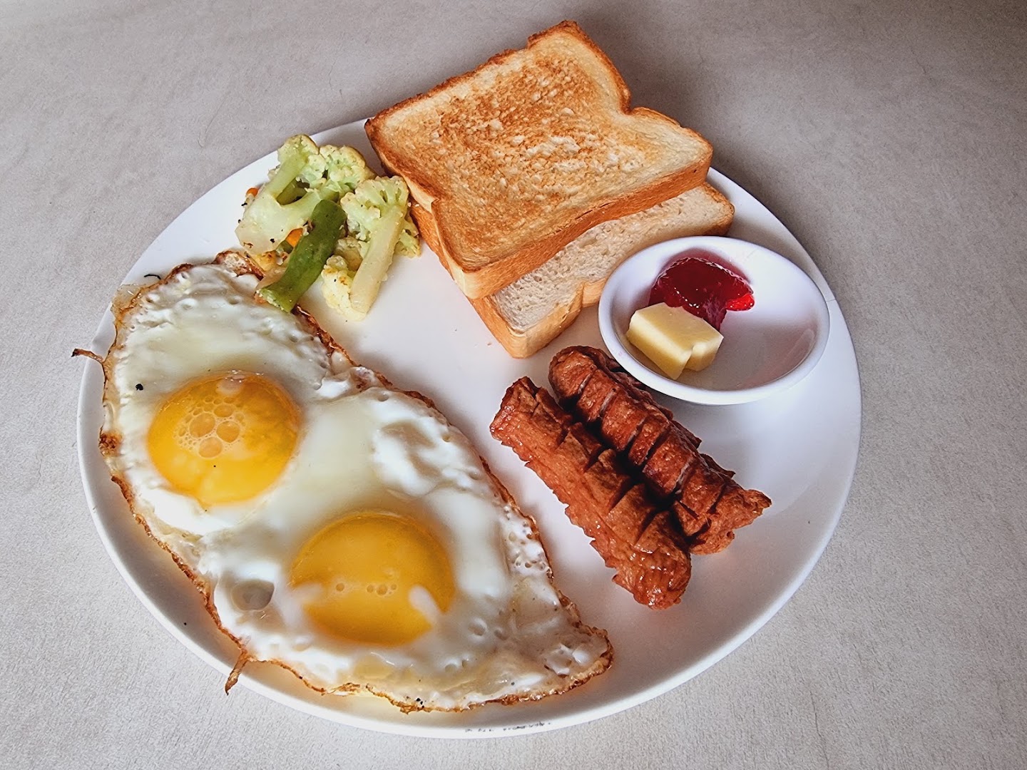 Maitri Restaurant | Cafe | Bar: appetizing, high-quality food photography