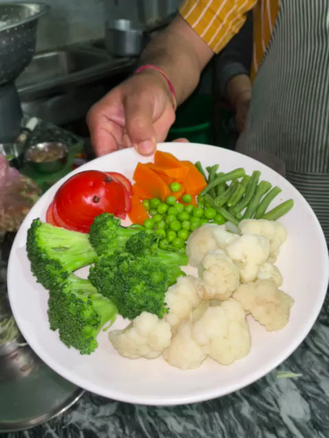Sat Saheb Pure Vegetarian: appetizing photo of fresh vegetables