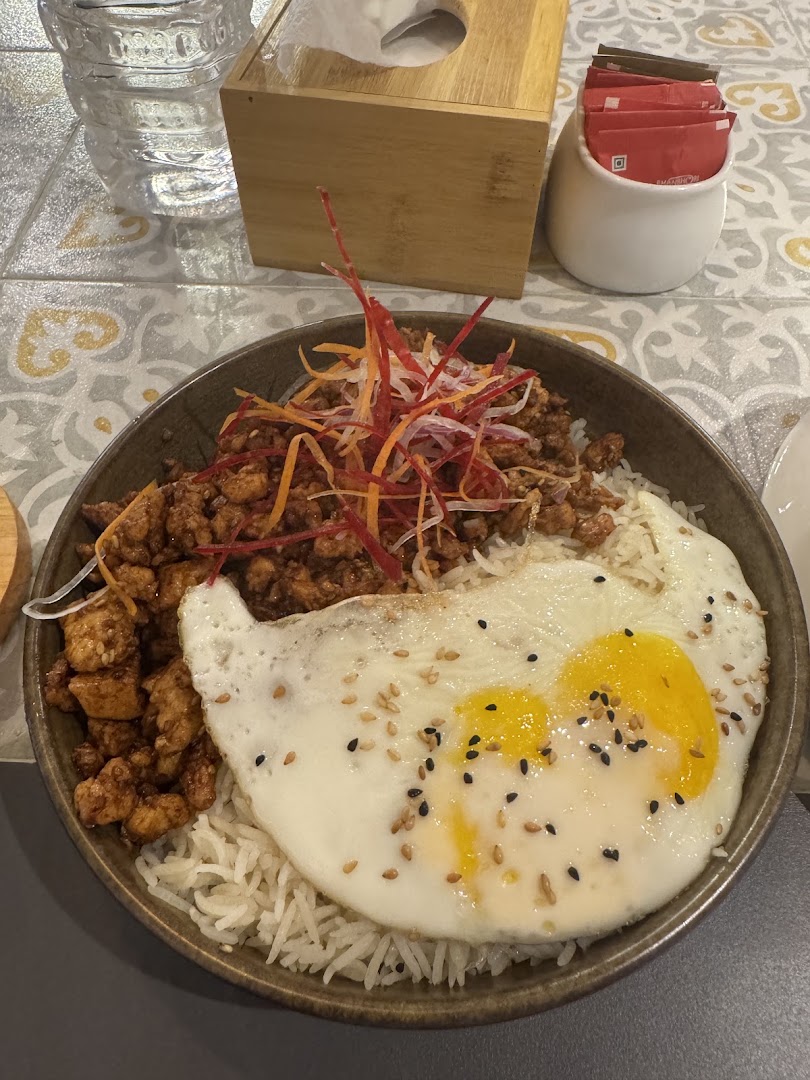 Kafemandu Pokhara: appetizing photo of served food