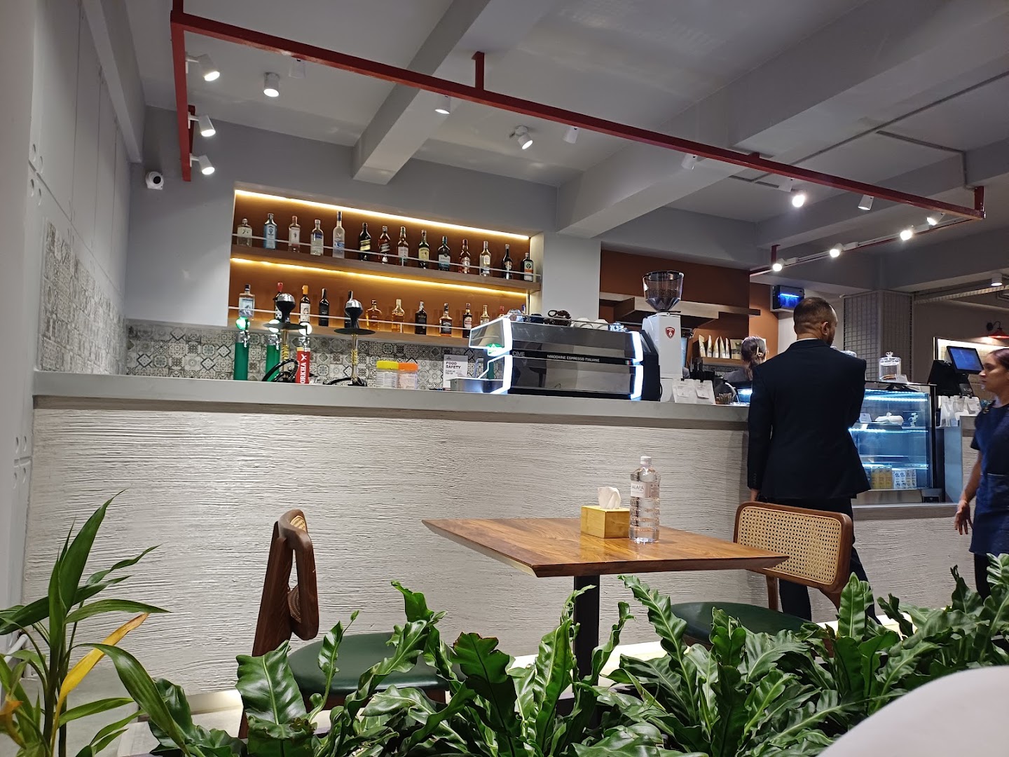 Kafemandu Pokhara: clear shot of bar interior