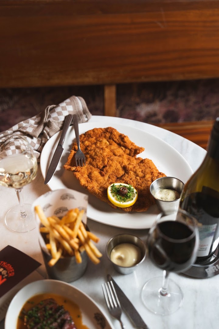 Eetkamer van Dam: appetizing, high-quality food photography