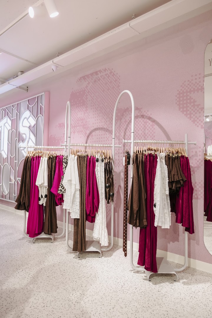 Guts & Gusto: clear, professional shop interior photo