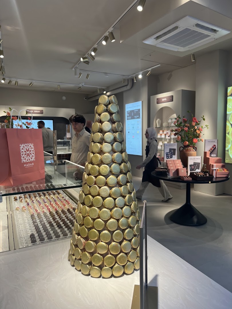 Madaq Chocolatier: high quality shop interior photo