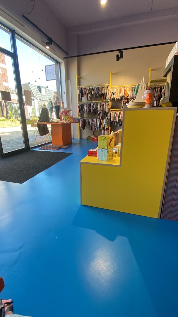 Meneertje Koek & Kleertje: clear view of shop interior