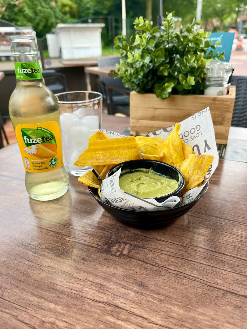 Noon & Moon: appetizing photo of bar snacks