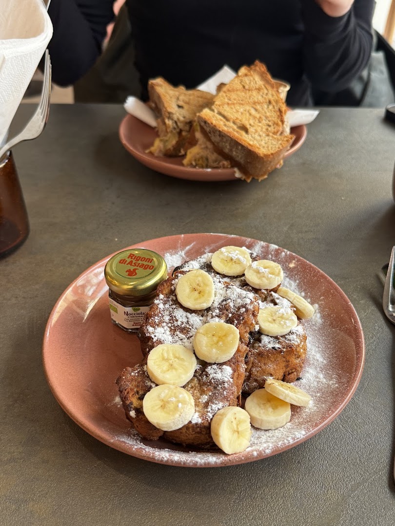 Sunbeams: appetizing photo of breakfast food