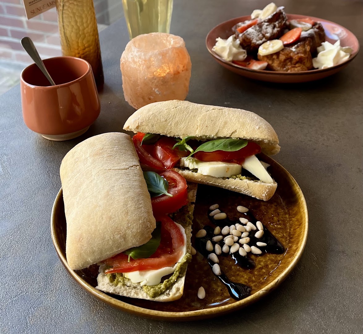 Sunbeams: appetizing, high-quality food photography