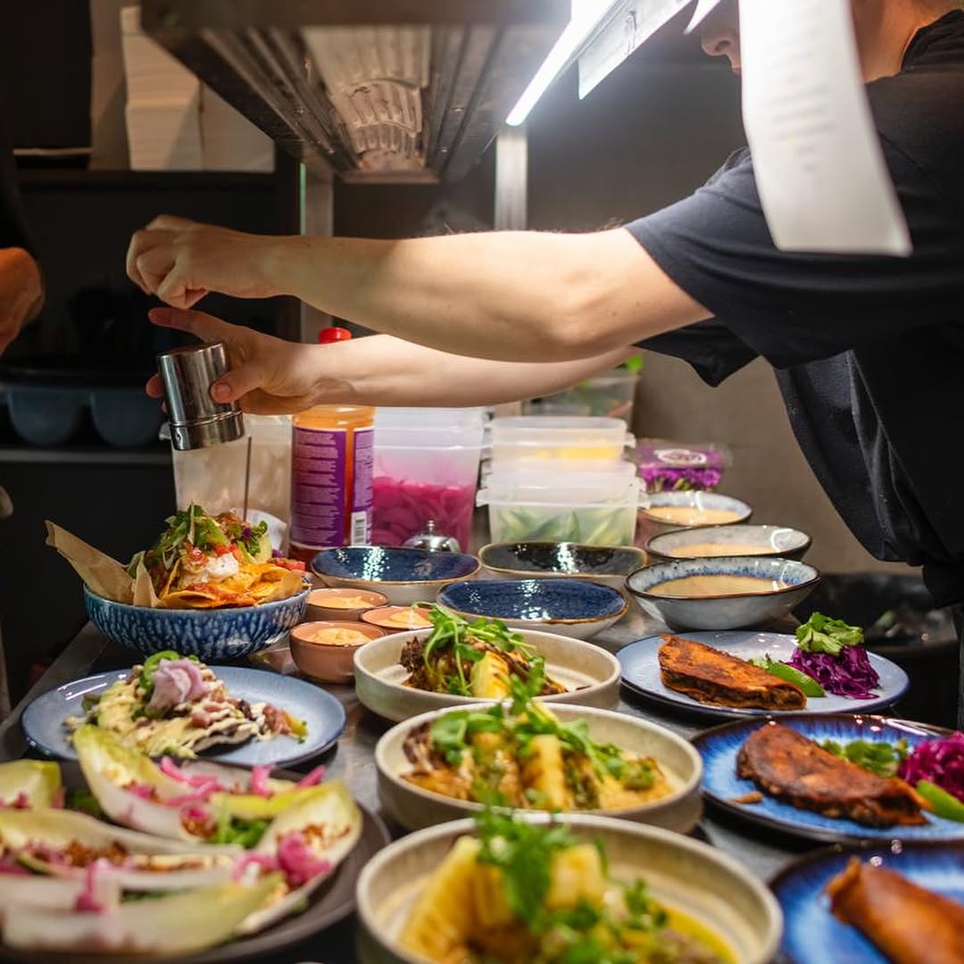 De Nieuwe Kantine: professional shot of food preparation