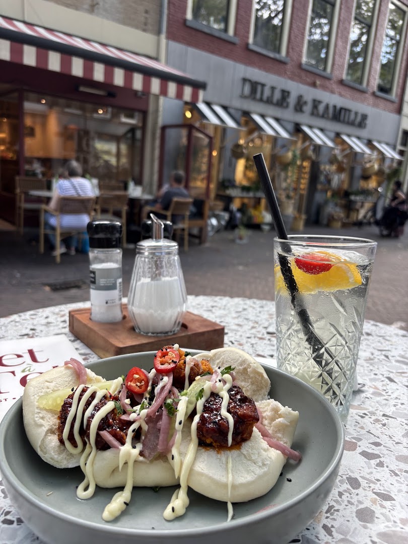 Tet à Tet: appetizing food and nice atmosphere