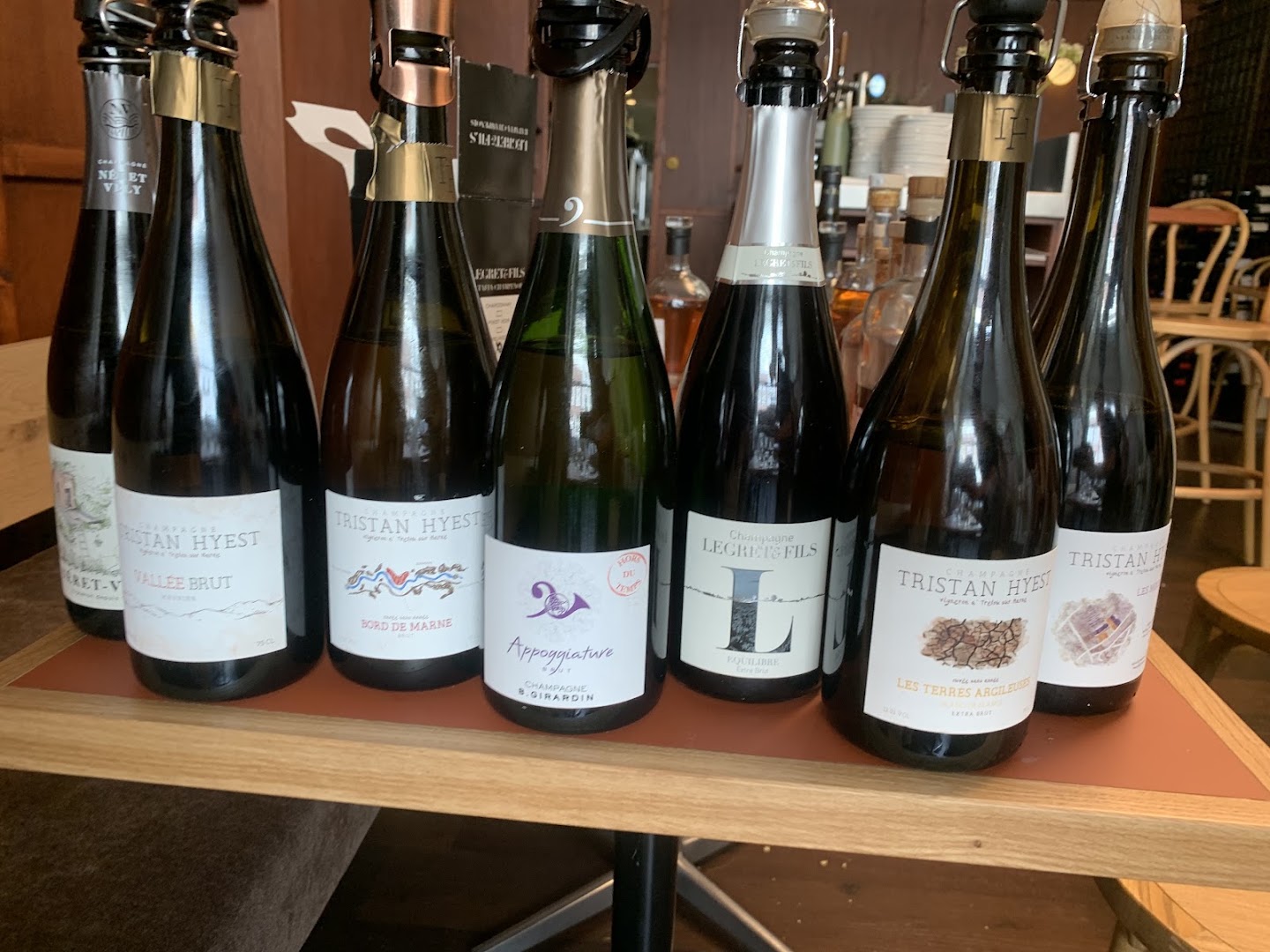 Wijnbar Flor: clear photo of wine selection