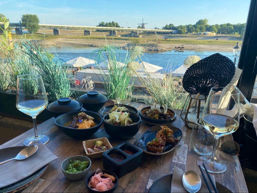 Bird Deventer: appealing dining view and atmosphere