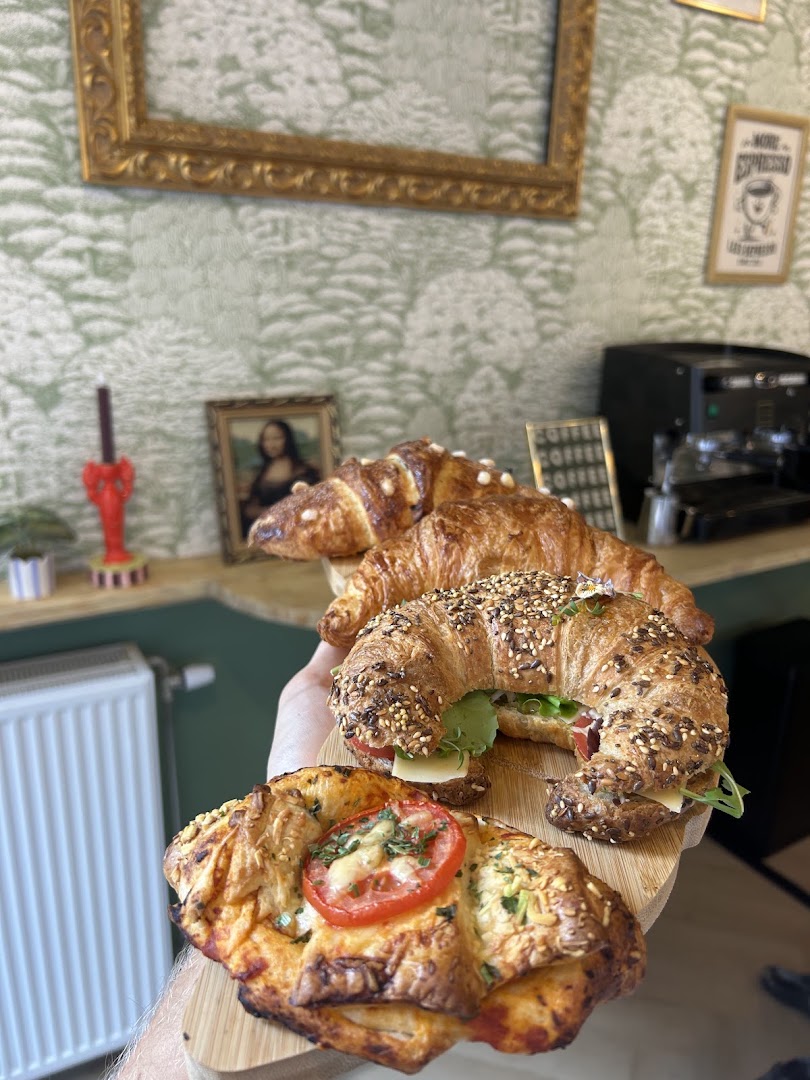 Bonjour Croissanterie: appetizing food photo in venue