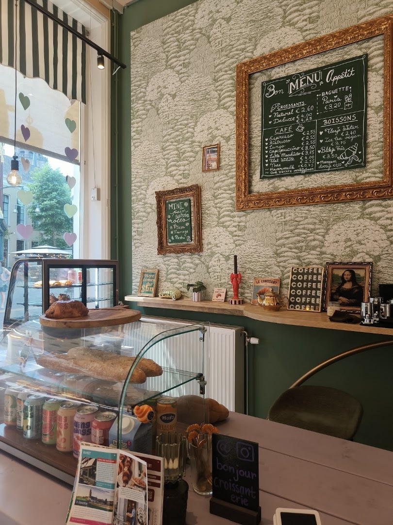 Bonjour Croissanterie: inviting and well-composed interior shot