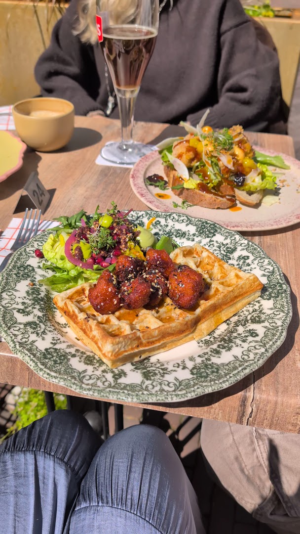 Café Zuiderlicht: appetizing food photo at venue
