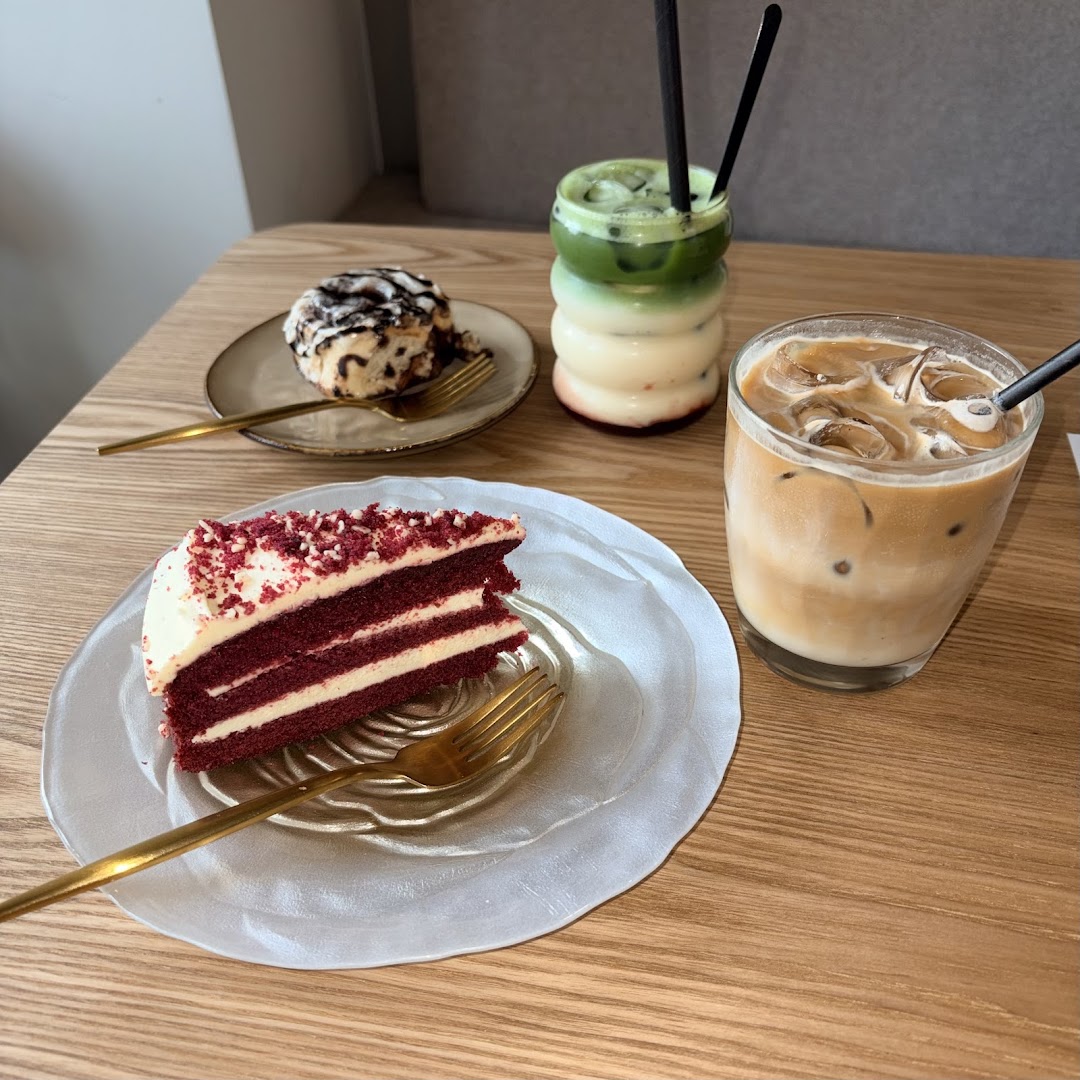 786 Avenue Desserts & Sweets · Dordrecht