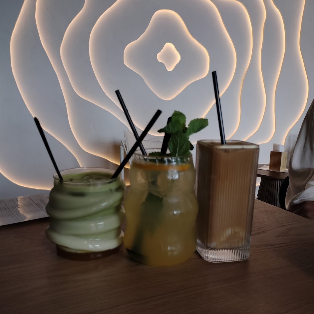 786 Avenue Desserts & Sweets · Dordrecht
