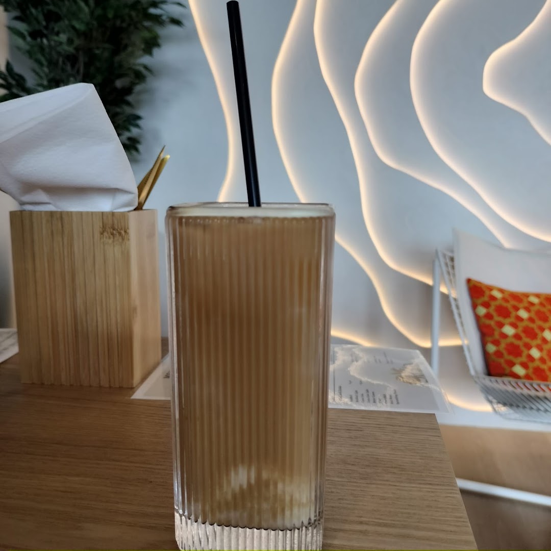 786 Avenue Desserts & Sweets · Dordrecht