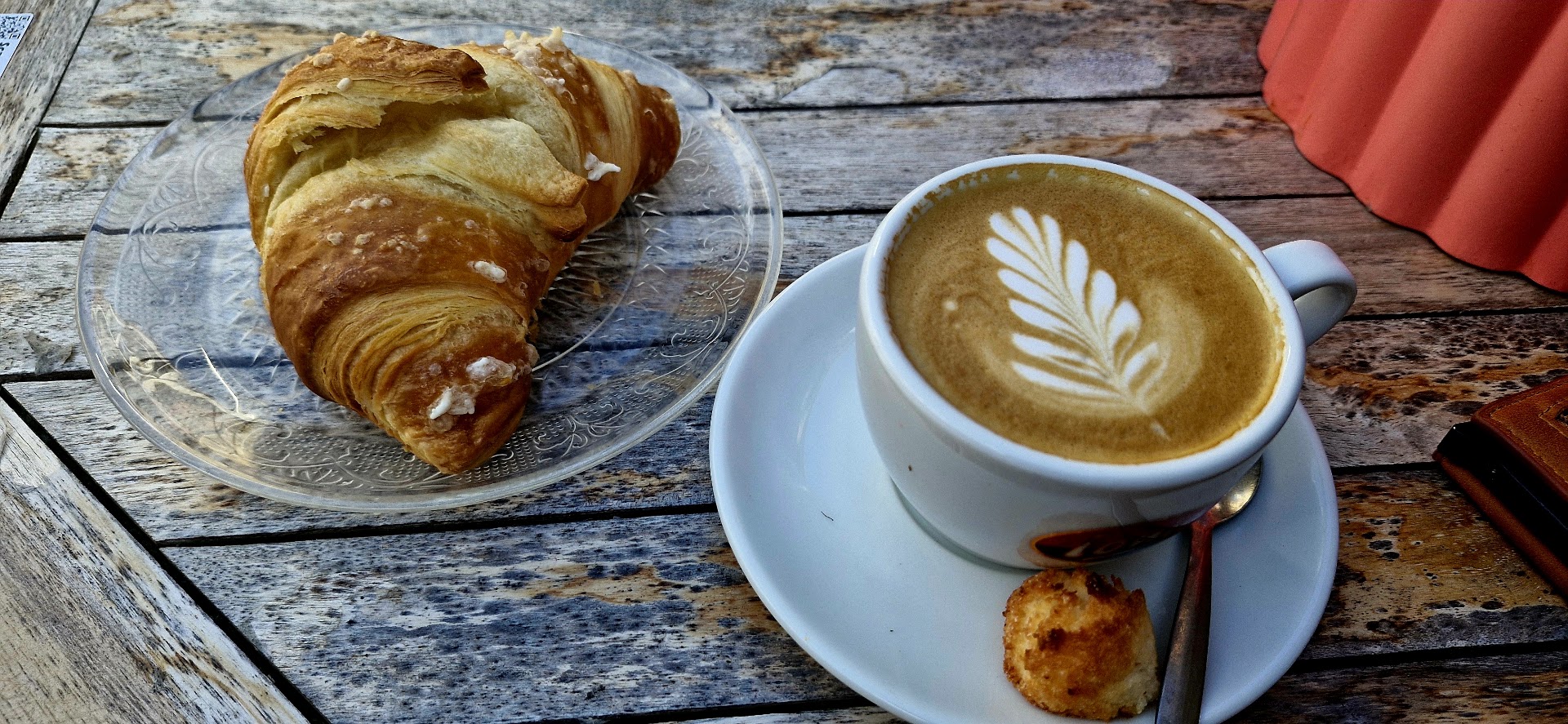 Koffiebar Nero: appetizing breakfast food and coffee