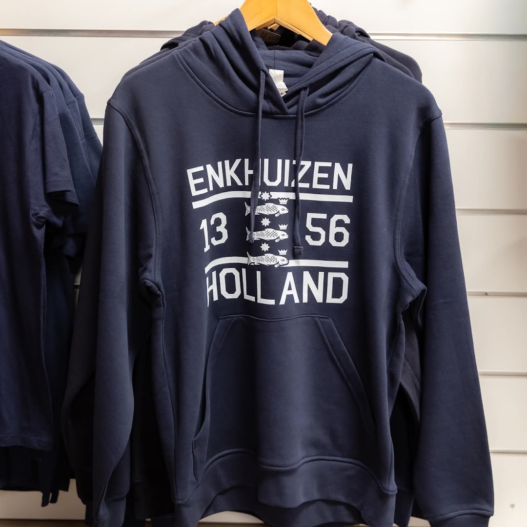 Nieuwsgierig Aagje van Enkhuizen: clear product photo of merchandise