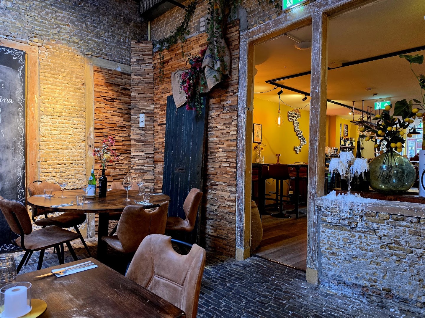 Cantina van Jongkind: inviting and atmospheric interior shot