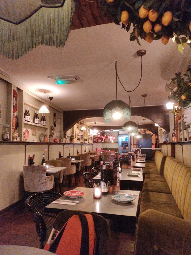 La mia Mina: inviting restaurant interior atmosphere