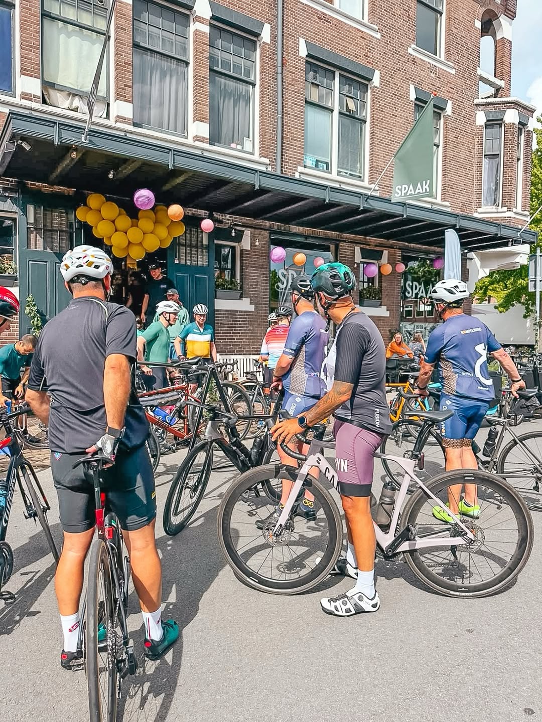 Spaak: venue atmosphere and cyclists